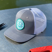 Load image into Gallery viewer, Grey Snapback Hat